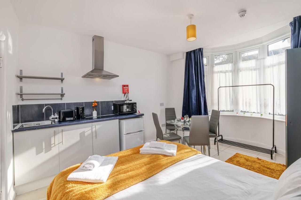 Fernbank Rooms Sudbury Hill, Harrow, Self-Contained Studios With En-Suite Harrow on the Hill 外观 照片