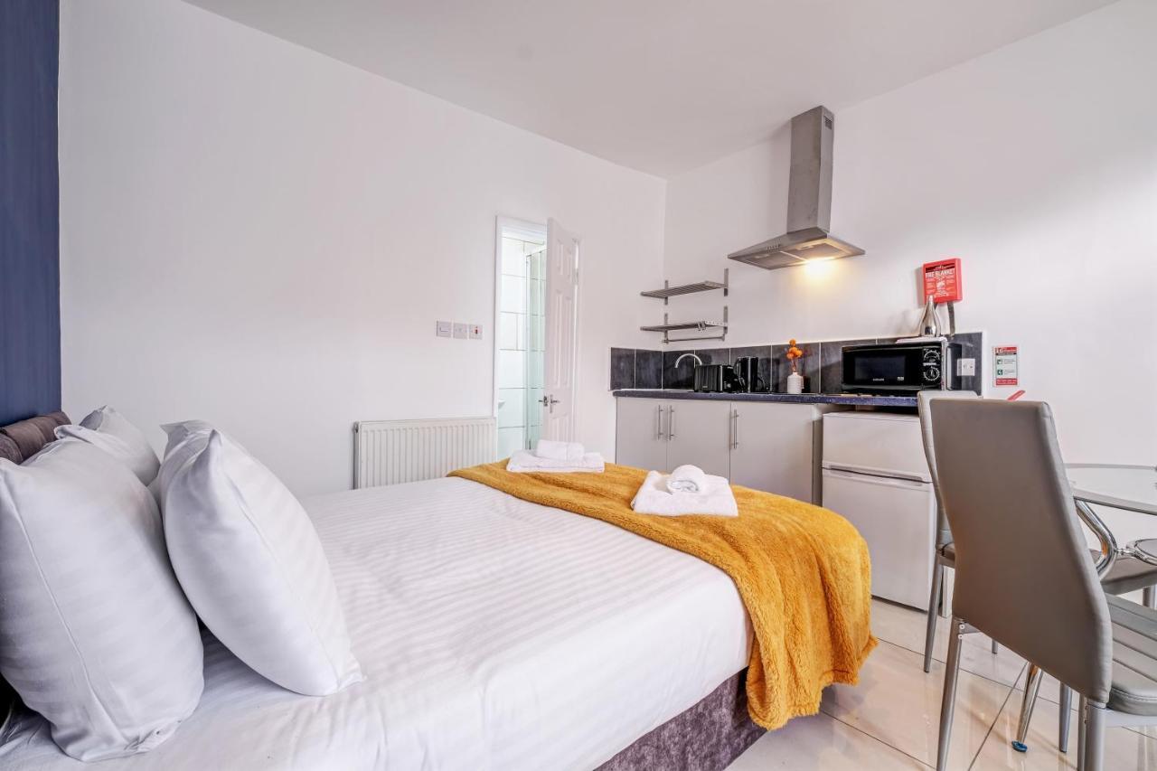 Fernbank Rooms Sudbury Hill, Harrow, Self-Contained Studios With En-Suite Harrow on the Hill 外观 照片