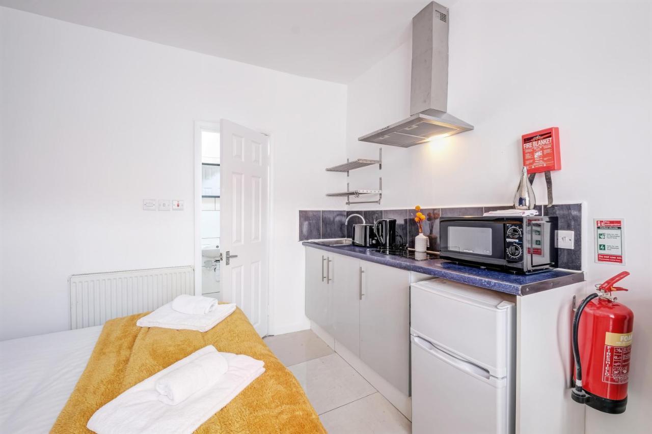 Fernbank Rooms Sudbury Hill, Harrow, Self-Contained Studios With En-Suite Harrow on the Hill 外观 照片