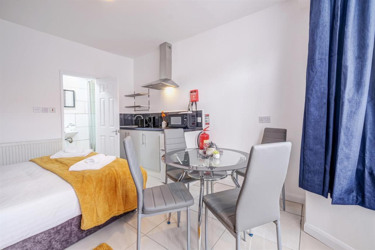 Fernbank Rooms Sudbury Hill, Harrow, Self-Contained Studios With En-Suite Harrow on the Hill 外观 照片