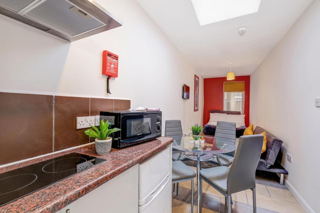 Fernbank Rooms Sudbury Hill, Harrow, Self-Contained Studios With En-Suite Harrow on the Hill 外观 照片
