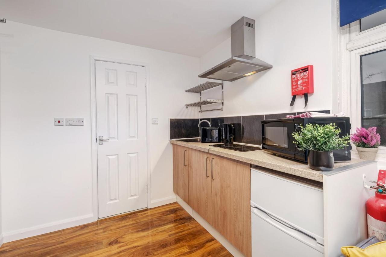 Fernbank Rooms Sudbury Hill, Harrow, Self-Contained Studios With En-Suite Harrow on the Hill 外观 照片