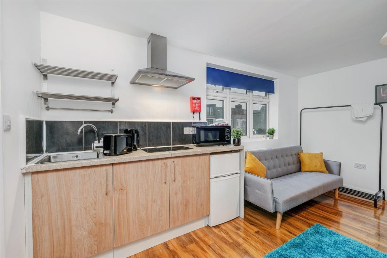 Fernbank Rooms Sudbury Hill, Harrow, Self-Contained Studios With En-Suite Harrow on the Hill 外观 照片