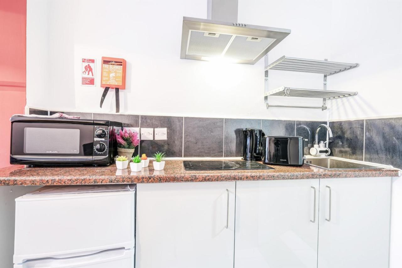 Fernbank Rooms Sudbury Hill, Harrow, Self-Contained Studios With En-Suite Harrow on the Hill 外观 照片