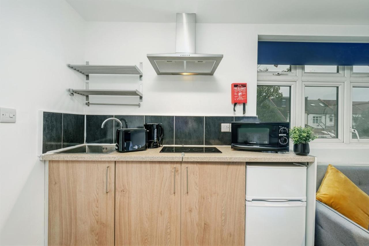 Fernbank Rooms Sudbury Hill, Harrow, Self-Contained Studios With En-Suite Harrow on the Hill 外观 照片