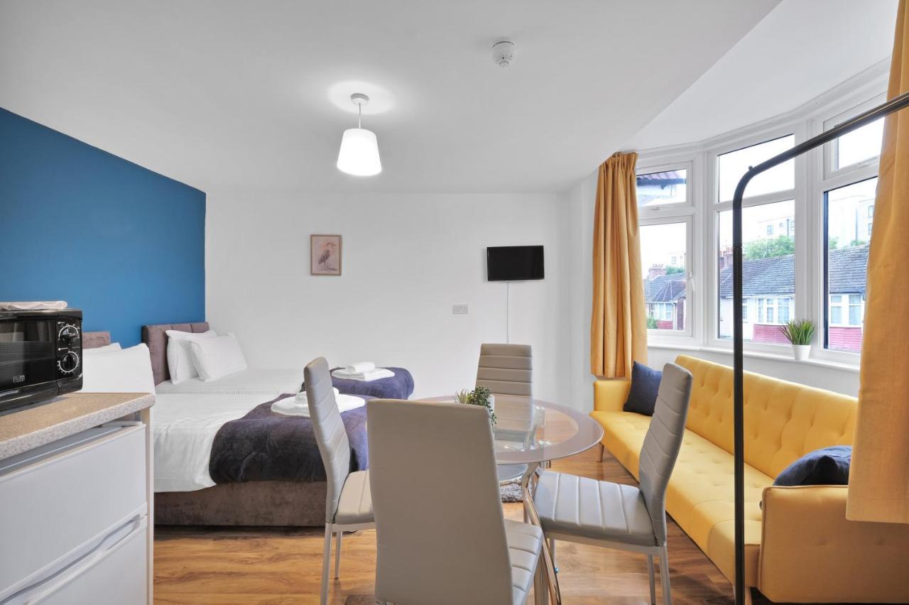 Fernbank Rooms Sudbury Hill, Harrow, Self-Contained Studios With En-Suite Harrow on the Hill 外观 照片