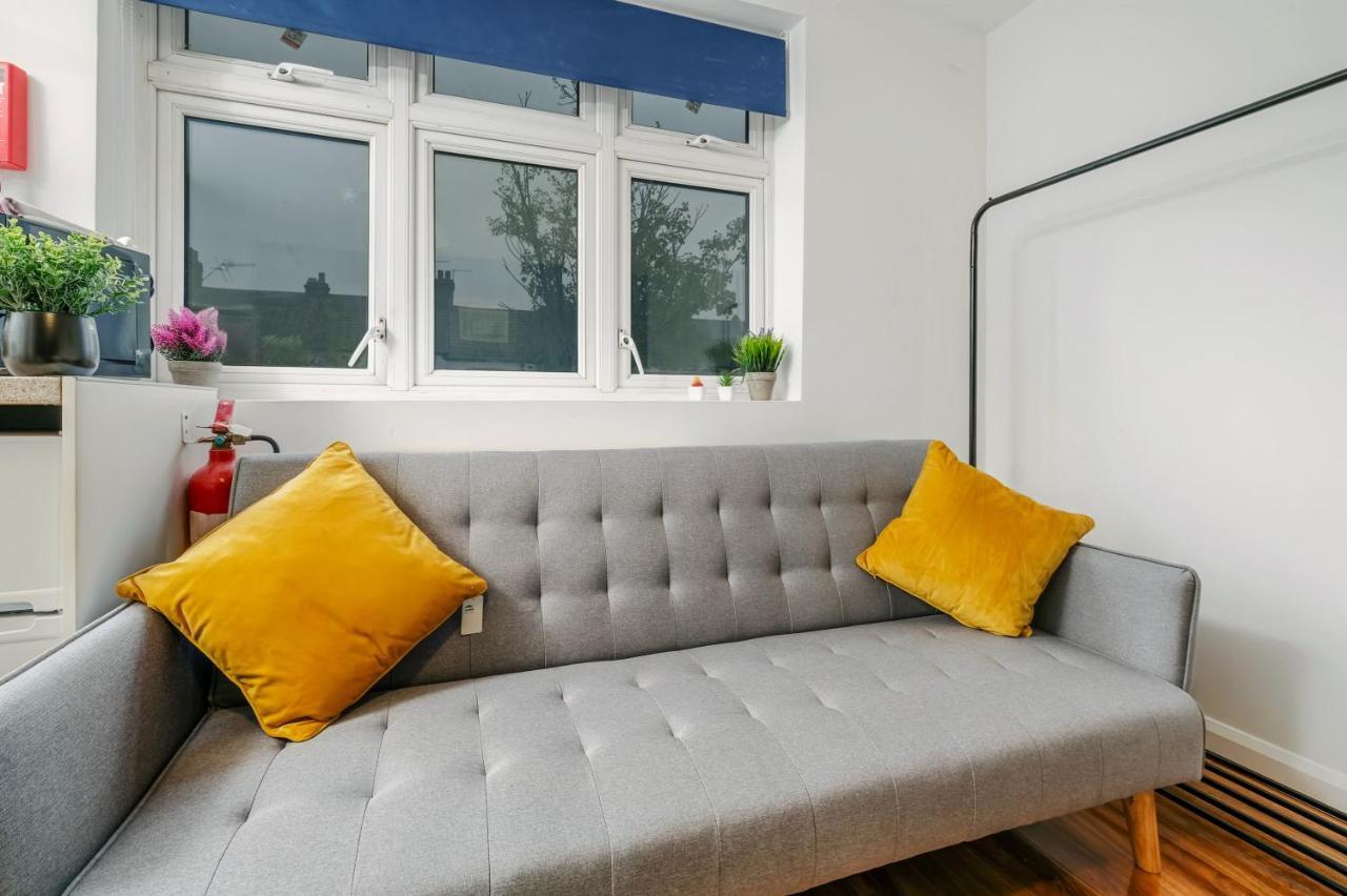 Fernbank Rooms Sudbury Hill, Harrow, Self-Contained Studios With En-Suite Harrow on the Hill 外观 照片
