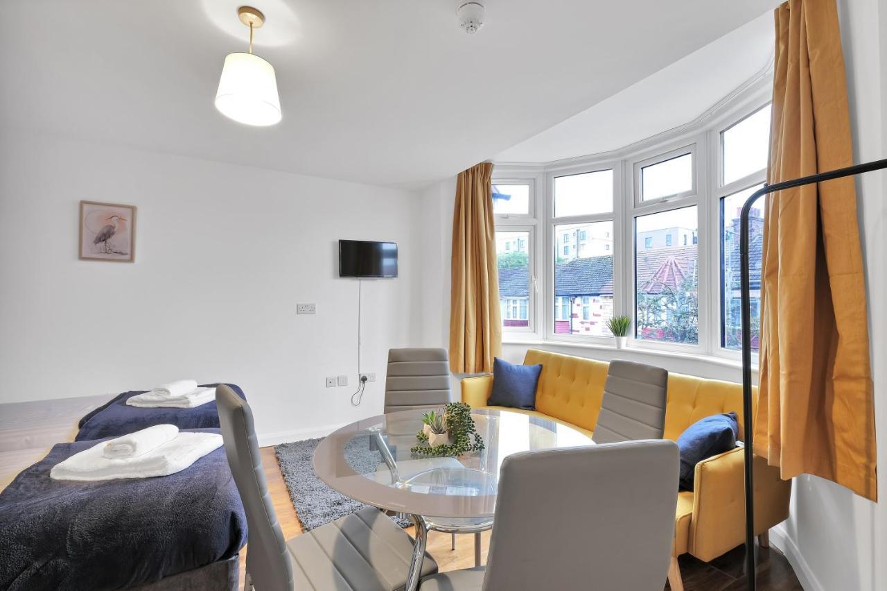 Fernbank Rooms Sudbury Hill, Harrow, Self-Contained Studios With En-Suite Harrow on the Hill 外观 照片