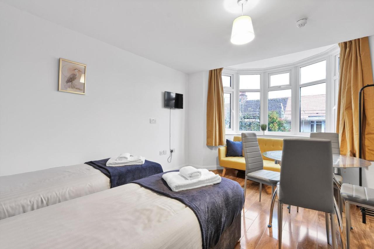 Fernbank Rooms Sudbury Hill, Harrow, Self-Contained Studios With En-Suite Harrow on the Hill 外观 照片